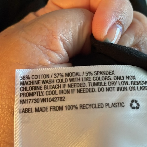 NWTS! Ava and Viv V- neck twist top with cap sleeves. - Picture 8 of 8